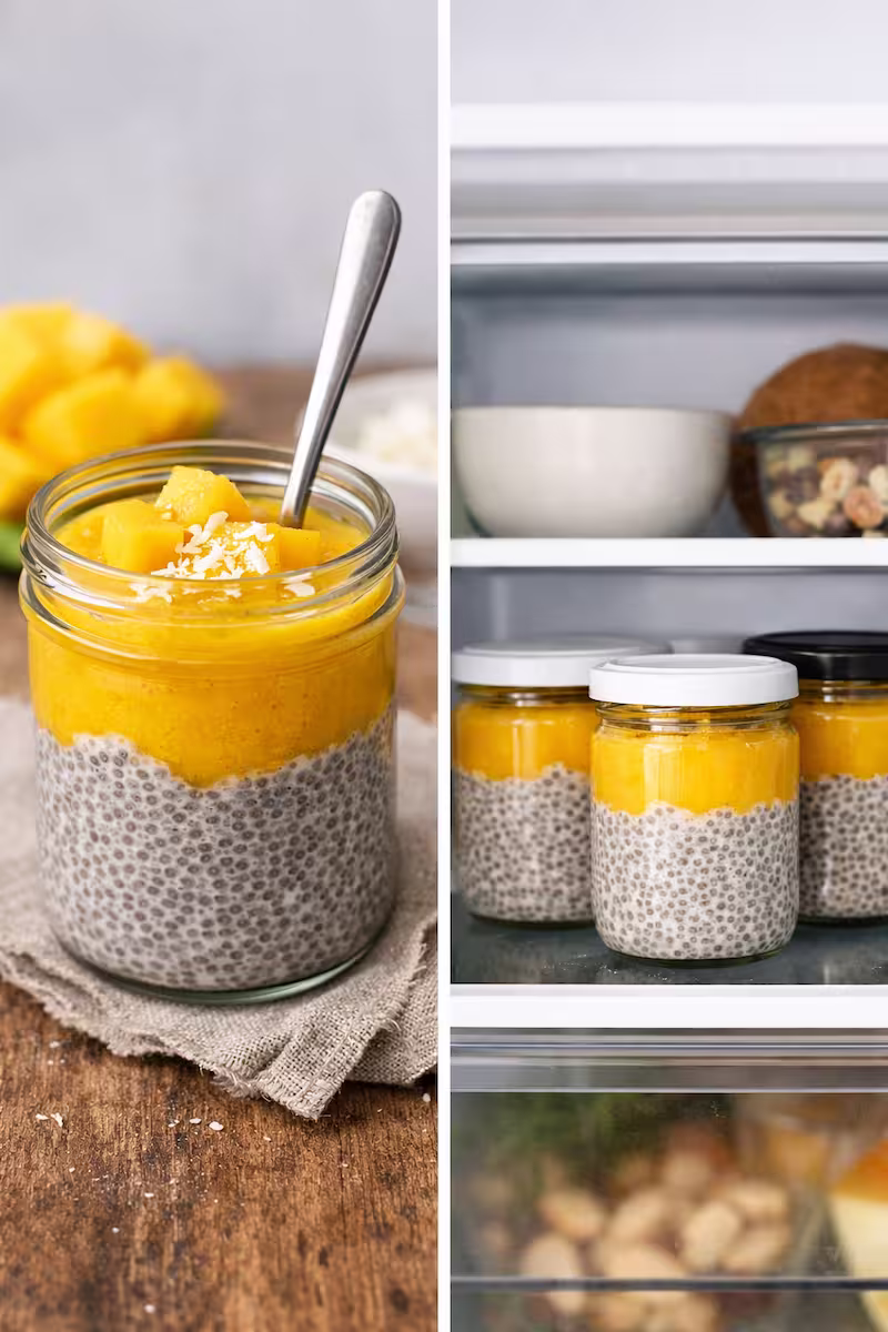Mehrere Gläser Chia Pudding im Kühlschrank